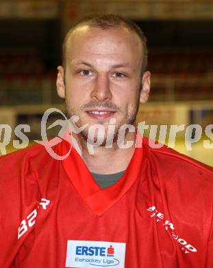 Eishockey. KAC. Portraitfoto. Mannschaftsfoto. Kirisits Johannes. Klagenfurt, 17.8.2011.
Foto: Kuess
---
pressefotos, pressefotografie, kuess, qs, qspictures, sport, bild, bilder, bilddatenbank