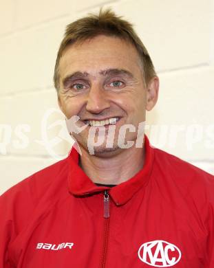 Eishockey. KAC. Portraitfoto. Mannschaftsfoto. Christian Weber. Klagenfurt, 17.8.2011.
Foto: Kuess
---
pressefotos, pressefotografie, kuess, qs, qspictures, sport, bild, bilder, bilddatenbank