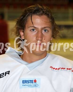 Eishockey. KAC. Portraitfoto. Mannschaftsfoto. Max Isopp. Klagenfurt, 17.8.2011.
Foto: Kuess
---
pressefotos, pressefotografie, kuess, qs, qspictures, sport, bild, bilder, bilddatenbank