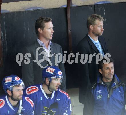 Eishockey Testspiel. Rudolf Hiti Cup. Olimpija Ljubljana gegen VSV. Trainer Mike Stewart, Co-Trainer Guenther Lanzinger (VSV). Bled, am 18.8.2011.
Foto: Kuess
---
pressefotos, pressefotografie, kuess, qs, qspictures, sport, bild, bilder, bilddatenbank