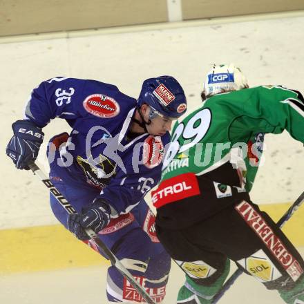 Eishockey Testspiel. Rudolf Hiti Cup. Olimpija Ljubljana gegen VSV. Sergej Smirkov (Ljubljana), Marco Pewal (VSV). Bled, am 18.8.2011.
Foto: Kuess
---
pressefotos, pressefotografie, kuess, qs, qspictures, sport, bild, bilder, bilddatenbank
