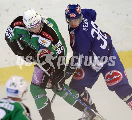 Eishockey Testspiel. Rudolf Hiti Cup. Olimpija Ljubljana gegen VSV. Sergej Smirkov (Ljubljana), Marco Pewal (VSV). Bled, am 18.8.2011.
Foto: Kuess
---
pressefotos, pressefotografie, kuess, qs, qspictures, sport, bild, bilder, bilddatenbank