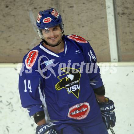 Eishockey Testspiel. Rudolf Hiti Cup. Olimpija Ljubljana gegen VSV. Kyle Wanvig (VSV). Bled, am 18.8.2011.
Foto: Kuess
---
pressefotos, pressefotografie, kuess, qs, qspictures, sport, bild, bilder, bilddatenbank