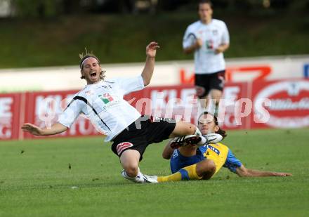 Fussball Bundesliga. Erste Liga. WAC/St. Andrae gegen Vienna. Christoph Cemernjak, (WAC/St.Andrae), Matthias Hattenberger (Vienna). Wolfsberg, 19.8.2011
Foto: Kuess

---
pressefotos, pressefotografie, kuess, qs, qspictures, sport, bild, bilder, bilddatenbank