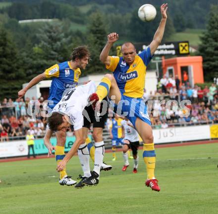Fussball Bundesliga. Erste Liga. WAC/St. Andrae gegen Vienna. Christian Falk, (WAC/St.Andrae), Erdzan Beciri (Vienna). Wolfsberg, 19.8.2011
Foto: Kuess

---
pressefotos, pressefotografie, kuess, qs, qspictures, sport, bild, bilder, bilddatenbank