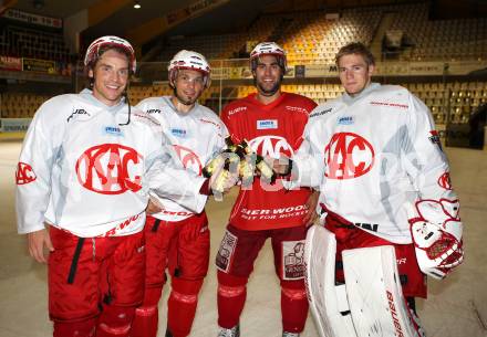 Eishockey. KAC. Kalt Dieter, Koch Thomas, Schumnig Martin, Swette Rene. Klagenfurt, 17.8.2011.
Foto: Kuess
---
pressefotos, pressefotografie, kuess, qs, qspictures, sport, bild, bilder, bilddatenbank