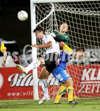 Fussball Bundesliga. Erste Liga. WAC/St. Andrae gegen Vienna. Mihret Topcagic, (WAC/St.Andrae), Marc Traby, Mario Kroepfl  (Vienna). Wolfsberg, 19.8.2011
Foto: Kuess

---
pressefotos, pressefotografie, kuess, qs, qspictures, sport, bild, bilder, bilddatenbank