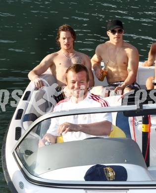 Eishockey. VSV. WIEDERGUT Andreas, TOFF Nico, KASPITZ Roland. Ossiacher See, 22.8.2011.
Foto: Kuess
---
pressefotos, pressefotografie, kuess, qs, qspictures, sport, bild, bilder, bilddatenbank