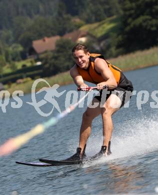 Eishockey. VSV. HARTL Nikolaus. Ossiacher See, 22.8.2011.
Foto: Kuess
---
pressefotos, pressefotografie, kuess, qs, qspictures, sport, bild, bilder, bilddatenbank