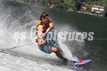 Eishockey. VSV. Wasserski. Christof Martinz. Ossiacher See, 22.8.2011.
Foto: Kuess
---
pressefotos, pressefotografie, kuess, qs, qspictures, sport, bild, bilder, bilddatenbank