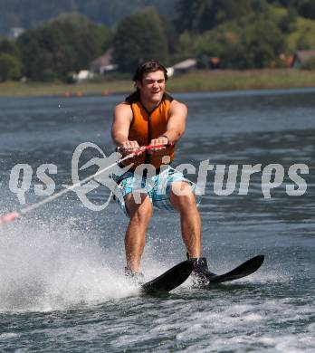 Eishockey. VSV. MARTINZ Christof. Ossiacher See, 22.8.2011.
Foto: Kuess
---
pressefotos, pressefotografie, kuess, qs, qspictures, sport, bild, bilder, bilddatenbank