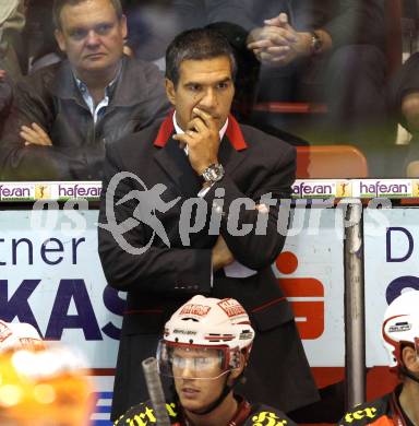 Eishockey Testspiel KAC gegen Iserlohn Roosters. Trainer Many Viveiros (KAC). Klagenfurt, 27.8.2011.
Foto: Kuess 

---
pressefotos, pressefotografie, kuess, qs, qspictures, sport, bild, bilder, bilddatenbank