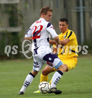 Fussball Regionalliga. SAK gegen Pasching. Darijo Biscan (SAK), Edvin Hodzic (Pasching). Klagenfurt, am 27.8.2011.
Foto: Kuess
---
pressefotos, pressefotografie, kuess, qs, qspictures, sport, bild, bilder, bilddatenbank