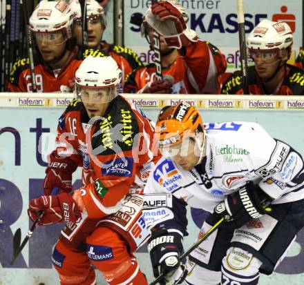 Eishockey Testspiel KAC gegen Iserlohn Roosters. Thomas Koch, (KAC), Mike York (Iserlohn Roosters). Klagenfurt, 27.8.2011.
Foto: Kuess 

---
pressefotos, pressefotografie, kuess, qs, qspictures, sport, bild, bilder, bilddatenbank