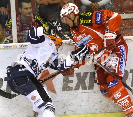Eishockey Testspiel KAC gegen Iserlohn Roosters. Mike Siklenka,  (KAC), Thomas Holzmann (Iserlohn Roosters). Klagenfurt, 27.8.2011.
Foto: Kuess 

---
pressefotos, pressefotografie, kuess, qs, qspictures, sport, bild, bilder, bilddatenbank