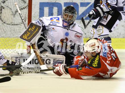 Eishockey Testspiel KAC gegen Iserlohn Roosters. David Schuller (KAC), Tim Siekmann (Iserlohn Roosters). Klagenfurt, 27.8.2011.
Foto: Kuess 

---
pressefotos, pressefotografie, kuess, qs, qspictures, sport, bild, bilder, bilddatenbank