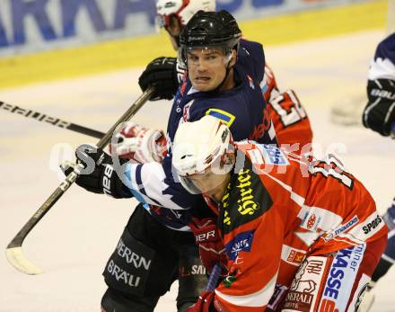 Eishockey Testspiel KAC gegen ERC Ingolstadt. Koch Thomas (KAC), Tyler Bouck (ERC Ingolstadt). Klagenfurt, 28.8.2011.
Foto: Kuess 

---
pressefotos, pressefotografie, kuess, qs, qspictures, sport, bild, bilder, bilddatenbank