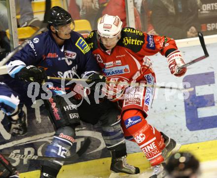 Eishockey Testspiel KAC gegen ERC Ingolstadt. Siklenka Mike (KAC), Tyler Bouck (ERC Ingolstadt). Klagenfurt, 28.8.2011.
Foto: Kuess 

---
pressefotos, pressefotografie, kuess, qs, qspictures, sport, bild, bilder, bilddatenbank