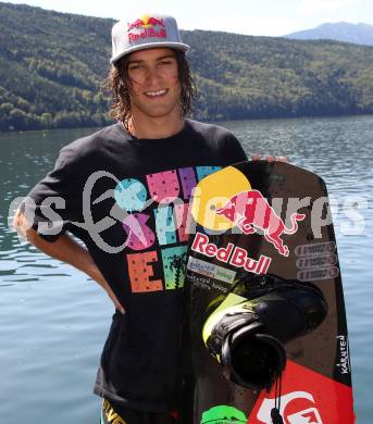 Wakeboard. Dominik Hernler. DÃ¶briach am MillstÃ¤tter See, am 28.8.2011.
Foto: Kuess 

---
pressefotos, pressefotografie, kuess, qs, qspictures, sport, bild, bilder, bilddatenbank