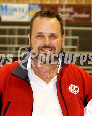Eishockey. KAC. Mannschaftsfototermin. Mario Winkler. Klagenfurt, 26.8.2011.
Foto: Kuess
---
pressefotos, pressefotografie, kuess, qs, qspictures, sport, bild, bilder, bilddatenbank
