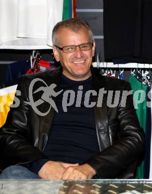 Fussball. Regionalliga. Pressekonferenz. Derby Austria Klagenfurt gegen VSV. Egon Putzi. Klagenfurt, 13. 10.2011.
Foto: Kuess
---
pressefotos, pressefotografie, kuess, qs, qspictures, sport, bild, bilder, bilddatenbank
