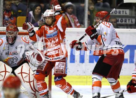 EBEL. Eishockey Bundesliga. KAC gegen HK Acroni Jesenice. Raphael Herburger, (KAC),  Michal Fikrt, Andrej Tavzelj  (Jesenice). Klagenfurt, am 14.10.2011.
Foto: Kuess

---
pressefotos, pressefotografie, kuess, qs, qspictures, sport, bild, bilder, bilddatenbank