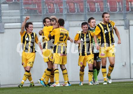 Fussball Regionalliga. SK Austria Klagenfurt gegen VSV. Torjubel  (VSV). Klagenfurt, am 15.10.2011.
Foto: Kuess
---
pressefotos, pressefotografie, kuess, qs, qspictures, sport, bild, bilder, bilddatenbank