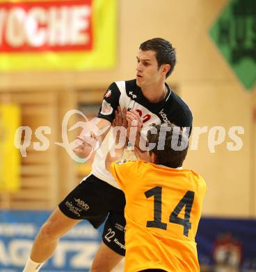 Handball. SC Kelag Ferlach gegen HC Shoppingcity Seiersberg. Pomorisac Dean (Ferlach), Peter Laggner (Seiersberg). Ferlach, 15.10.2011.
Foto: Kuess
---
pressefotos, pressefotografie, kuess, qs, qspictures, sport, bild, bilder, bilddatenbank