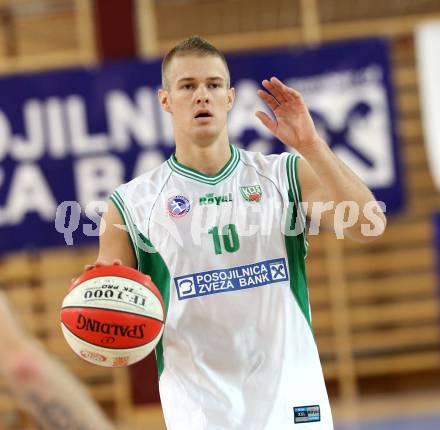 Basketball 2. Bundesliga. KOS Klagenfurt/Celovec gegen Amstetten Falcons. Petar Ciganovic (KOS). KLagenfurt, am 16.10.2011.
Foto: Kuess
---
pressefotos, pressefotografie, kuess, qs, qspictures, sport, bild, bilder, bilddatenbank