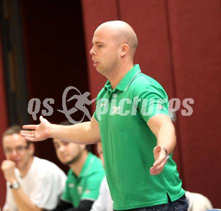 Basketball 2. Bundesliga. KOS Klagenfurt/Celovec gegen Amstetten Falcons. Trainer Miro Majkic (KOS). KLagenfurt, am 16.10.2011.
Foto: Kuess
---
pressefotos, pressefotografie, kuess, qs, qspictures, sport, bild, bilder, bilddatenbank