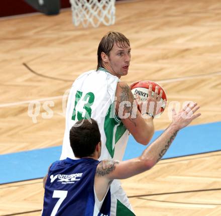 Basketball 2. Bundesliga. KOS Klagenfurt/Celovec gegen Amstetten Falcons. Blaz Oberckal (KOS). KLagenfurt, am 16.10.2011.
Foto: Kuess
---
pressefotos, pressefotografie, kuess, qs, qspictures, sport, bild, bilder, bilddatenbank