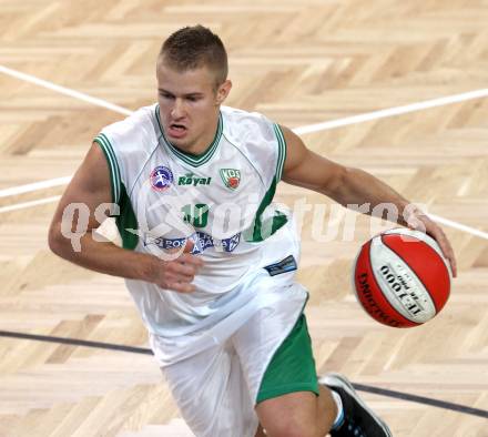 Basketball 2. Bundesliga. KOS Klagenfurt/Celovec gegen Amstetten Falcons. Petar Ciganovic (KOS). KLagenfurt, am 16.10.2011.
Foto: Kuess
---
pressefotos, pressefotografie, kuess, qs, qspictures, sport, bild, bilder, bilddatenbank