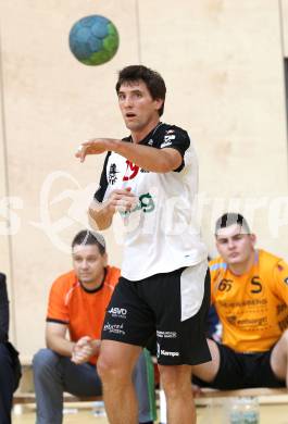 Handball. SC Kelag Ferlach gegen HC Shoppingcity Seiersberg. Primoz Drozina (Ferlach). Ferlach, 15.10.2011.
Foto: Kuess
---
pressefotos, pressefotografie, kuess, qs, qspictures, sport, bild, bilder, bilddatenbank