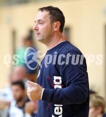 Handball. SC Kelag Ferlach gegen HC Shoppingcity Seiersberg. Trainer Boris Levc (Ferlach). Ferlach, 15.10.2011.
Foto: Kuess
---
pressefotos, pressefotografie, kuess, qs, qspictures, sport, bild, bilder, bilddatenbank