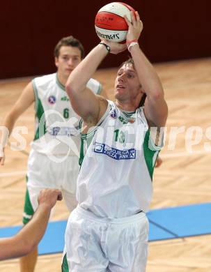 Basketball 2. Bundesliga. KOS Klagenfurt/Celovec gegen Amstetten Falcons. Blaz Oberckal (KOS). KLagenfurt, am 16.10.2011.
Foto: Kuess
---
pressefotos, pressefotografie, kuess, qs, qspictures, sport, bild, bilder, bilddatenbank