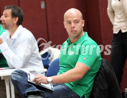 Basketball 2. Bundesliga. KOS Klagenfurt/Celovec gegen Amstetten Falcons. Trainer Miro Majkic (KOS). KLagenfurt, am 16.10.2011.
Foto: Kuess
---
pressefotos, pressefotografie, kuess, qs, qspictures, sport, bild, bilder, bilddatenbank