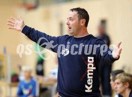 Handball. SC Kelag Ferlach gegen HC Shoppingcity Seiersberg. Trainer Boris Levc (Ferlach). Ferlach, 15.10.2011.
Foto: Kuess
---
pressefotos, pressefotografie, kuess, qs, qspictures, sport, bild, bilder, bilddatenbank