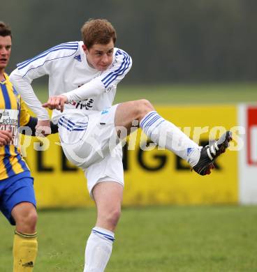 Fussball Unterliga Ost. Liebenfels gegen Friesach.  Thomas Michael Ebner (Friesach). Liebenfels, am 23.10.2011.
Foto: Kuess
---
pressefotos, pressefotografie, kuess, qs, qspictures, sport, bild, bilder, bilddatenbank