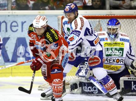 EBEL. Eishockey Bundesliga. KAC gegen VSV. John Lammers, (KAC), Greg Kuznik, Bernhard Starkbaum (VSV). Klagenfurt, am 25.10.2011.
Foto: Kuess

---
pressefotos, pressefotografie, kuess, qs, qspictures, sport, bild, bilder, bilddatenbank
