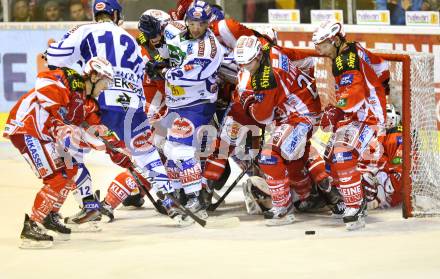 EBEL. Eishockey Bundesliga. KAC gegen VSV. Getuemmel vor dem KAC Tor. Klagenfurt, am 25.10.2011.
Foto: Kuess

---
pressefotos, pressefotografie, kuess, qs, qspictures, sport, bild, bilder, bilddatenbank