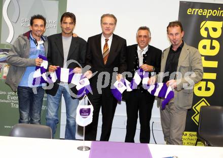Fussball Regionalliga. SK Austria Kaernten. Matthias Dollinger, Heimo Vorderegger, Peter Svetits, Matthias Dollinger sen., Dietmar Thuller. Klagenfurt, am 27.10.2011.
Foto: Kuess
---
pressefotos, pressefotografie, kuess, qs, qspictures, sport, bild, bilder, bilddatenbank