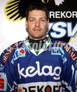 EBEL. Eishockey Bundeslliga. Mannschaftsfototermin. Shayne Toporowski (VSV). Villach, am 31.10.2011.
Foto: Kuess
---
pressefotos, pressefotografie, kuess, qs, qspictures, sport, bild, bilder, bilddatenbank
