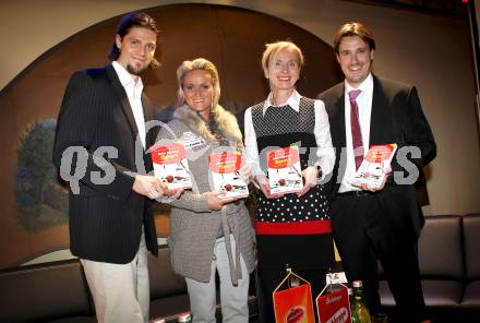 Buchpraesentation. Mein Kind im Sport. Christoph Brandner (KAC), Alexandra Meissnitzer, Roswitha Stadlober, Marc Brabant. Klagenfurt, am 31.10.2011.
Foto: Kuess
---
pressefotos, pressefotografie, kuess, qs, qspictures, sport, bild, bilder, bilddatenbank