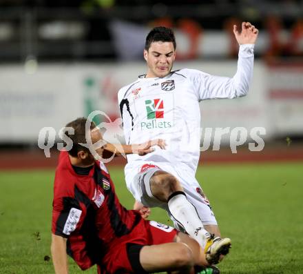 Fussball. Erste Liga. RZ Pellets WAC/St. Andrae gegen  LASK. Roland Putsche, (WAC), Johannes Aigner (LASK). Wolfsberg, 4.11.2010. 
Foto: Kuess

---
pressefotos, pressefotografie, kuess, qs, qspictures, sport, bild, bilder, bilddatenbank