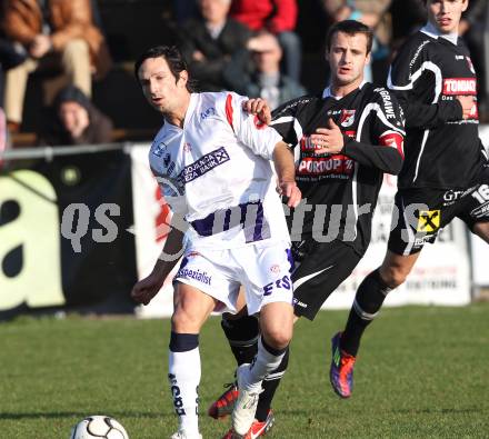 Fussball Regionalliga. SAK gegen Gleinstaetten. Thomas Riedl (SAK), Kevin Hutter (Gleinstaetten). Klagenfurt, am 12.11.2011.
Foto: Kuess
---
pressefotos, pressefotografie, kuess, qs, qspictures, sport, bild, bilder, bilddatenbank