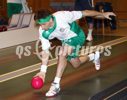 Kegeln Bundesliga. KSK Klagenfurt. Mark Bortek. Klagenfurt, am 12.11.2011.
Foto: Kuess 
---
pressefotos, pressefotografie, kuess, qs, qspictures, sport, bild, bilder, bilddatenbank