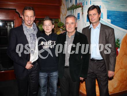 70. Geburtstag von Josef Thulller.  Dietmar Thuller, Philipp Thuller, Josef Thuller, Adi Thuller. Klagenfurt, 18.11.2011.
Foto: Kuess
---
pressefotos, pressefotografie, kuess, qs, qspictures, sport, bild, bilder, bilddatenbank