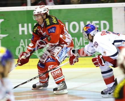 EBEL. Eishockey Bundesliga. KAC gegen EC RED BULL SALZBURG. KALT Dieter (KAC), WELSER Daniel (Salzburg). Klagenfurt, am 22.11.2011.
Foto: Kuess

---
pressefotos, pressefotografie, kuess, qs, qspictures, sport, bild, bilder, bilddatenbank