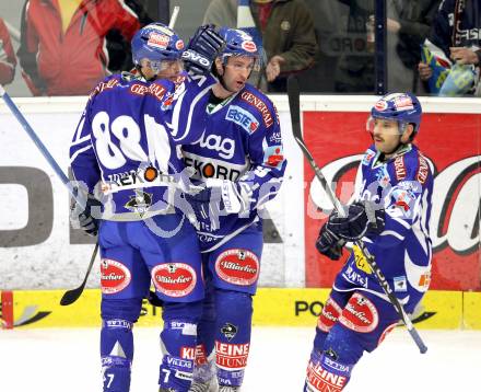 EBEL. Eishockey Bundesliga. EC Rekord Fenster VSV gegen HK Jesenice.  Torjubel Shayne Toporowski, Tomaz Razingar, Derek Damon (VSV). Villach, am 27.11.2011.
Foto: Kuess 


---
pressefotos, pressefotografie, kuess, qs, qspictures, sport, bild, bilder, bilddatenbank