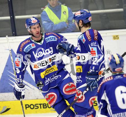 EBEL. Eishockey Bundesliga. EC Rekord Fenster VSV gegen HK Jesenice.  Torjubel Tomaz Razingar, Craig Weller (VSV). Villach, am 27.11.2011.
Foto: Kuess 


---
pressefotos, pressefotografie, kuess, qs, qspictures, sport, bild, bilder, bilddatenbank